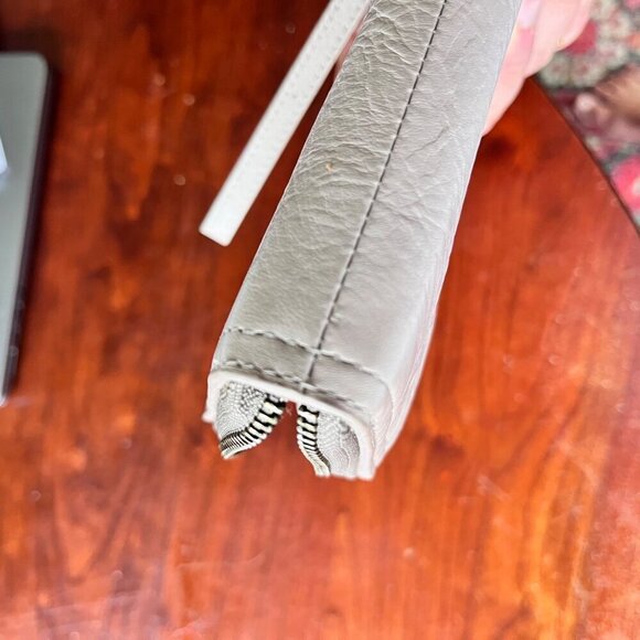 Fossil Gray Leather Zippered Wallet With Wristlet Strap - Picture 5 of 8